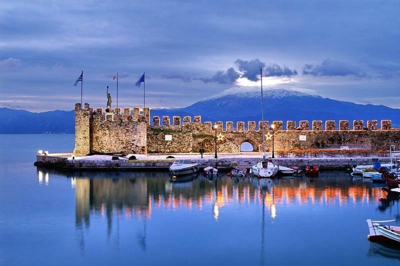Seaside Residence In Nafpaktos Екстериор снимка